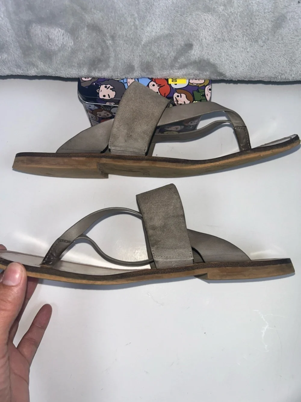Vince grey Suede Wide Strap Tan Leather Thong Sandal - Picture 7 of 10